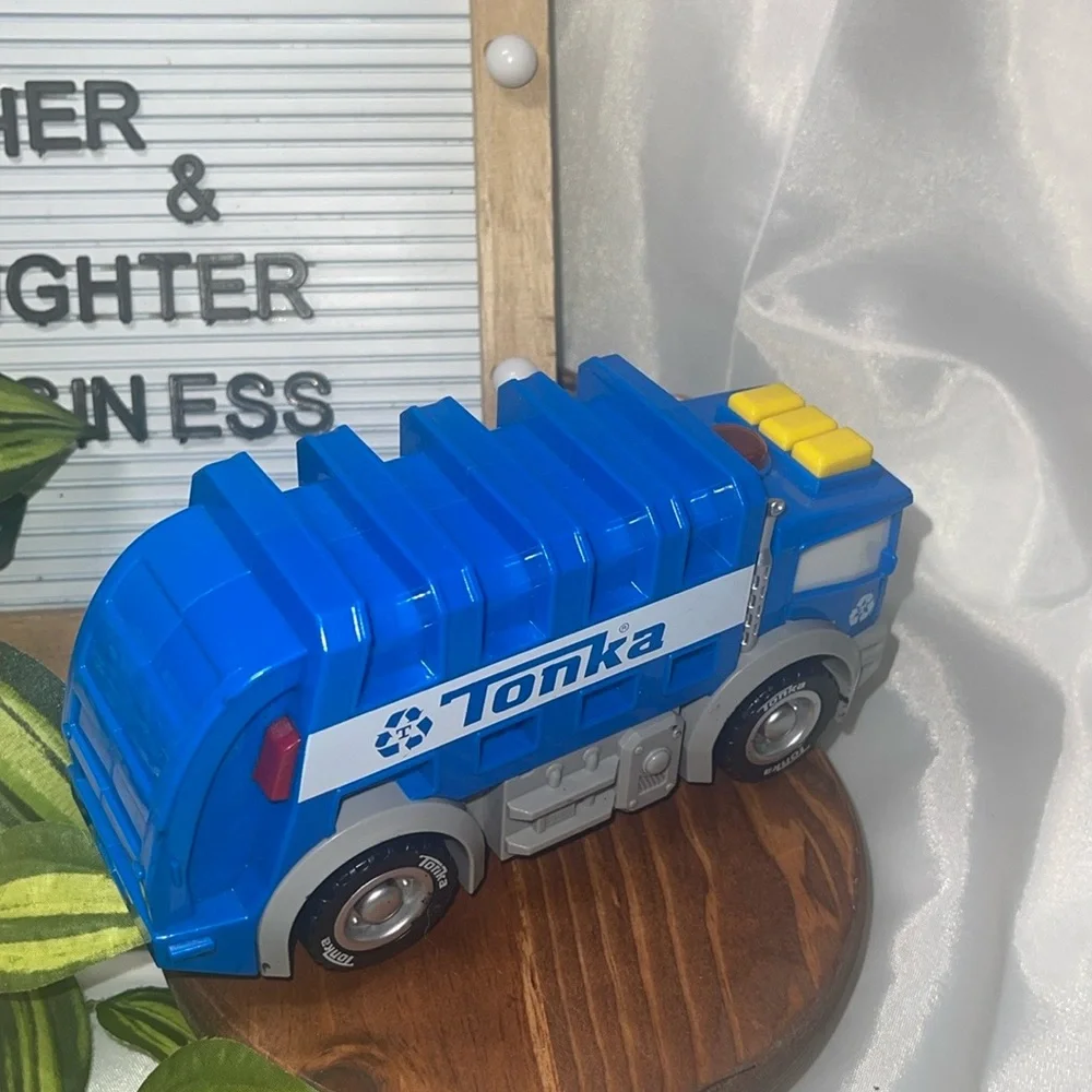 TONKA - RECYCLING TRUCK, MIGHTY FORCE - realistic LIGHTS & SOUNDS
